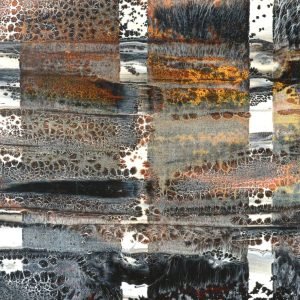 Between light and darkness 